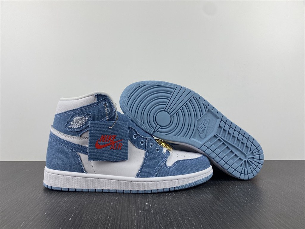 Air Jordan 1 High OG WMNS DM9036-104